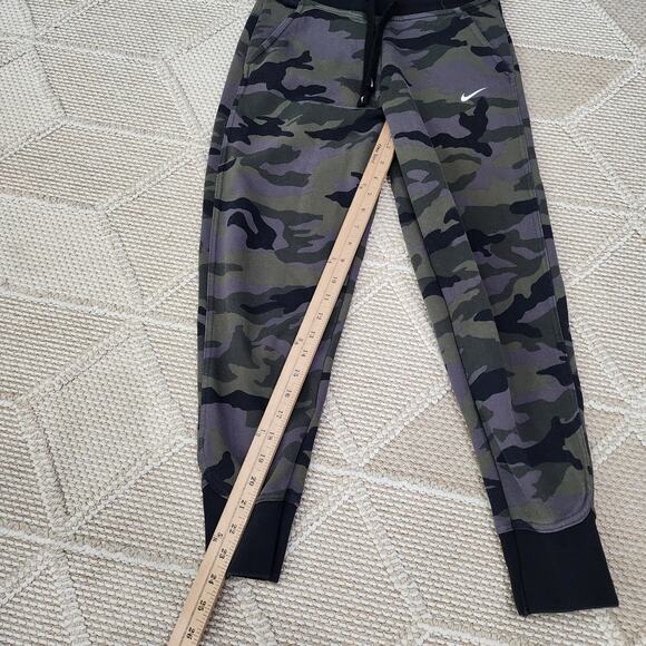 Nike camo women's size xs sweatpants - Picture 2 of 8